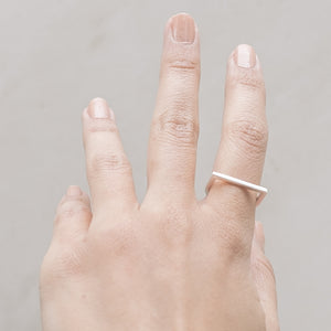 Minimalist D shape ring in silver 